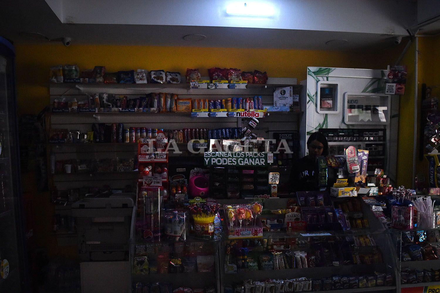 Algunos comercios abrieron, pero con temos a la inseguridad. LAGACETA / Foto de Analía Jaramillo