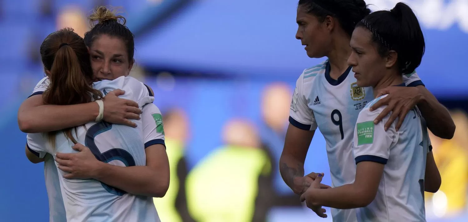 Se presentan las selecciones de fútbol masculino y femenino: hora, TV y el resto de la agenda deportiva