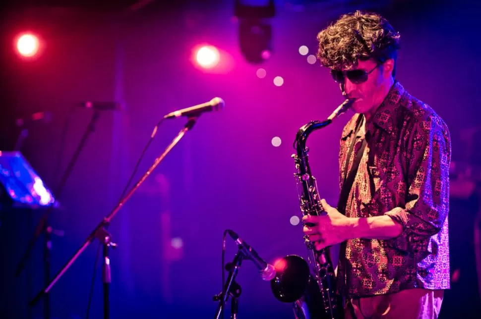 UNA LEYENDA DEL FUNK. De saxofonista de Los Redondos, Crook pasó a elaborar sus composiciones. 