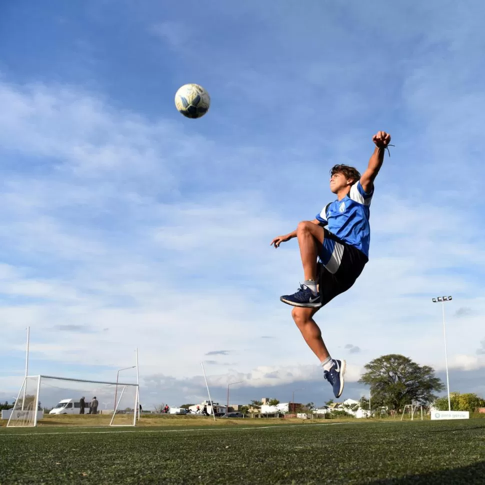 LA TORRE “DECANA”. Ignacio Maestro Puch tiene 15 años, mide más de 1,80 metro y es una máquina de hacer goles. la gaceta / foto de DIEGO ARAOZ