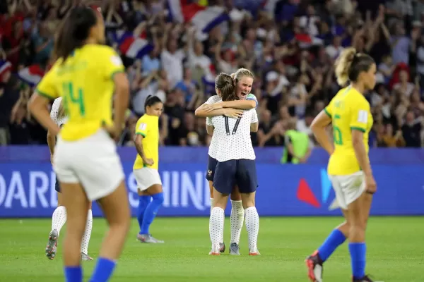 Mundial de Fútbol Femenino: Inglaterra y Francia avanzaron a cuartos de final