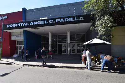 Dos policías fueron apedreados por familiares de un detenido