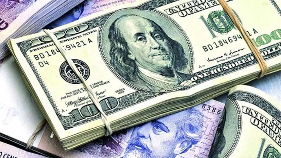 El dólar sigue en baja y cerró a menos de $ 44 