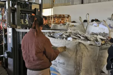 Reciclarán material sobrante de las elecciones