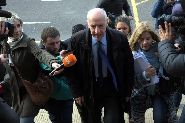 Lavagna negó haber recibido un ofrecimiento de dinero para que bajara su candidatura