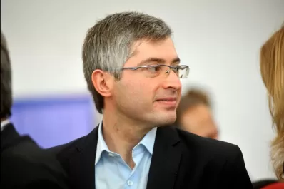 Es interesante que Campero presente una lista de renovación, dijo Canelada