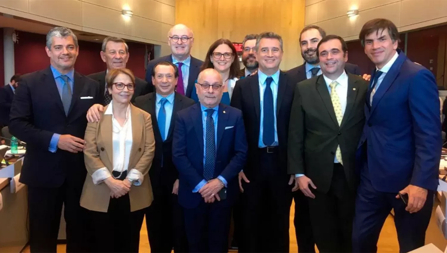 La delegación argentina, encabezada por el canciller Faurie (al centro).