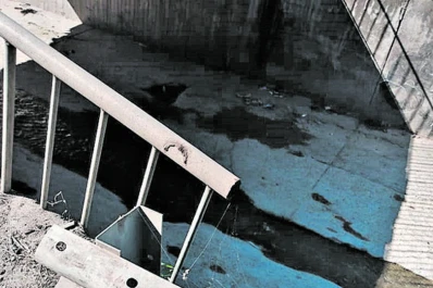 Canal sur: barandas rotas a la altura de calle Cariola