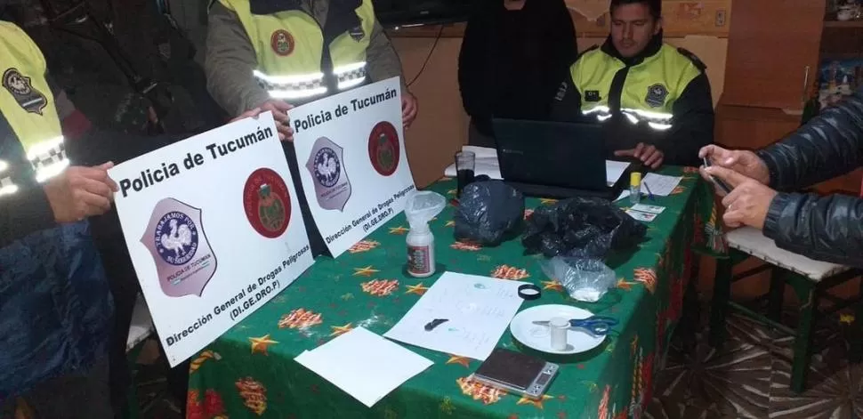 OPERATIVOS. La Policía halló droga, armas y motos con pedido de secuestro.  