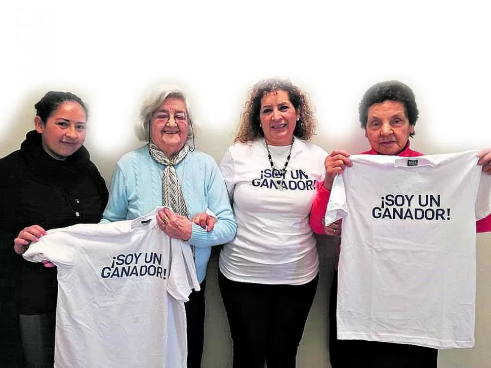 LAS GANADORAS. Las tres mujeres que se repartieron los $ 150.000 de los Números de Oro posan para la foto en LA GACETA. 