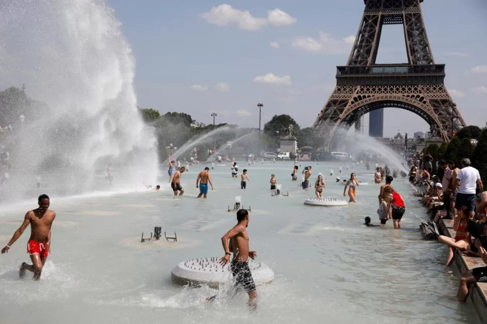 CALCINÁNDOSE. La máxima de ayer fue de 34°. Hoy llegaría a 36°. Reuters