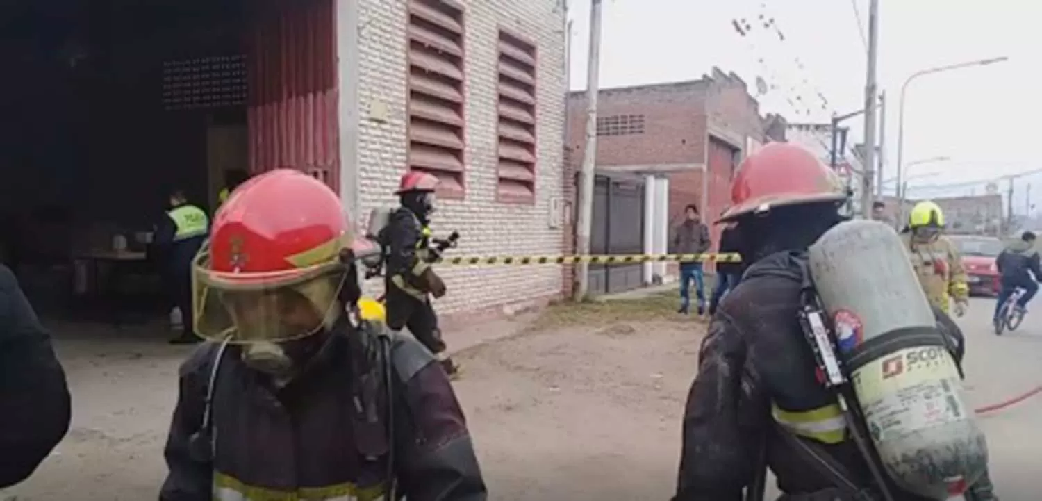 INCENDIO. En una forrajería de Concepción.