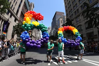 Galería: una multitud marchó en Nueva York en el cierre de la semana del orgullo gay