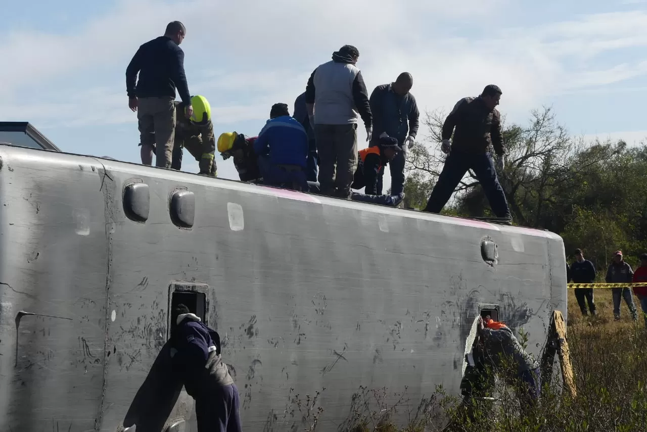 Llegan familiares de los mendocinos accidentados esta mañana en La Madrid