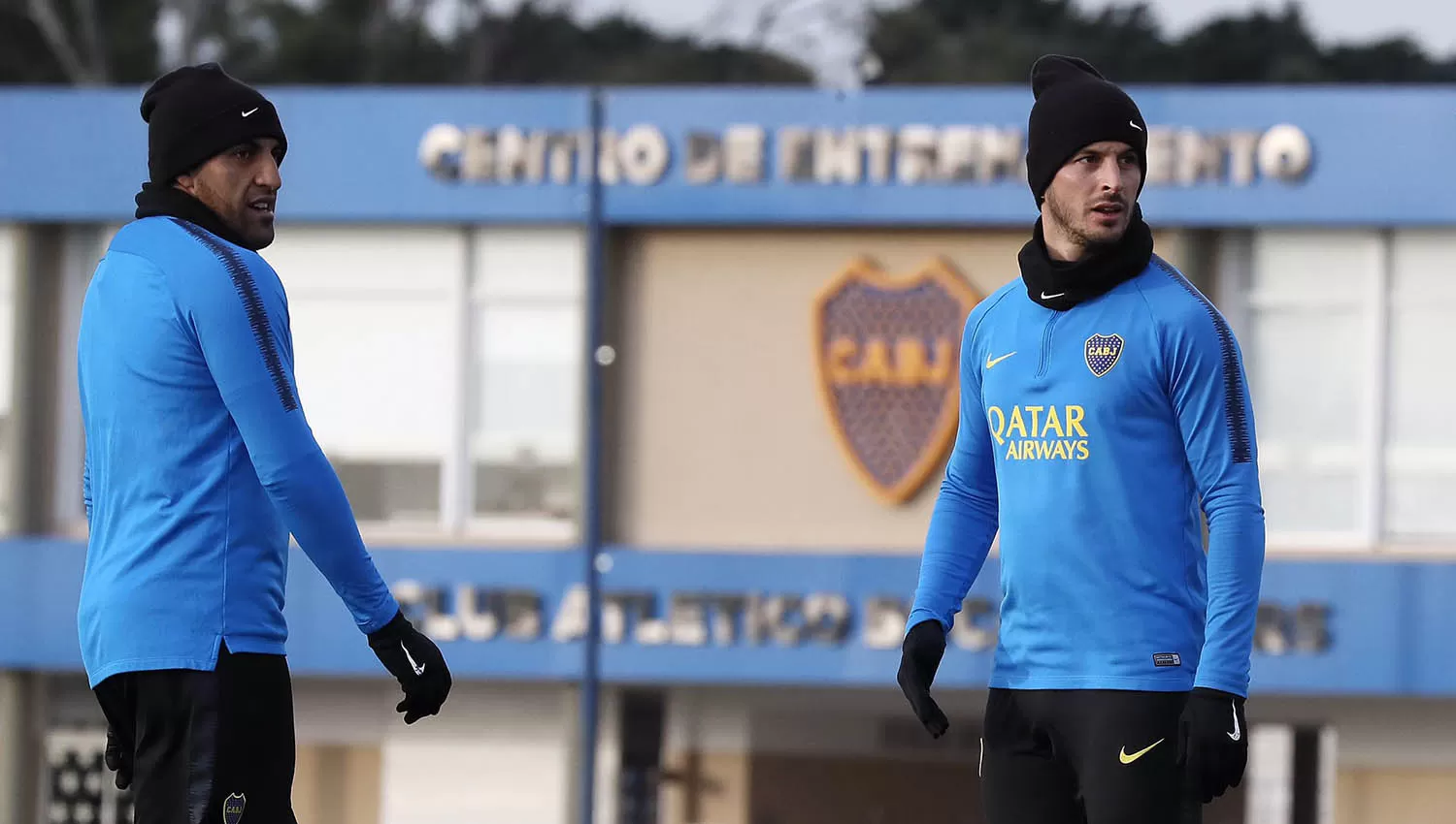 Ramón Ábila y Darío Benedetto. Pipa dejaría al Xeneize. (FOTO TOMADA DE TWITTER @BocaJrsOficial)