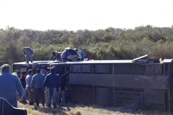 Las imágenes de la tragedia vial que conmociona a Tucumán
