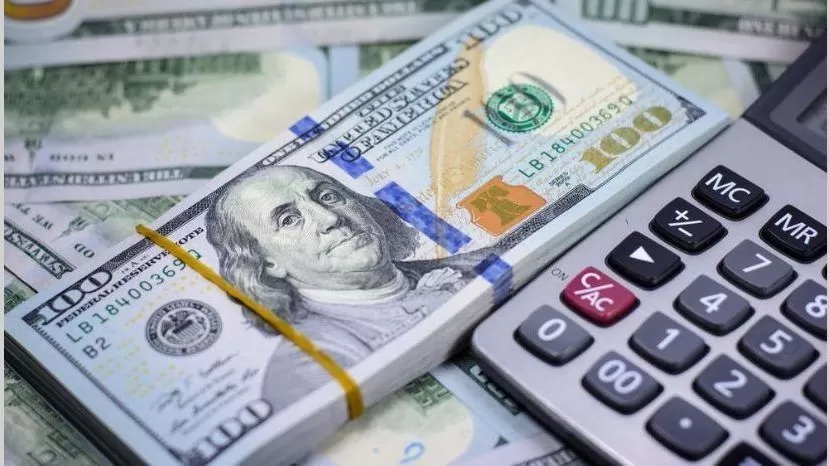 El dólar arrancó julio con una nueva baja 