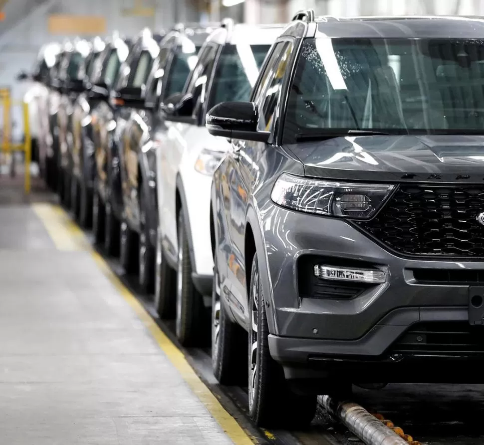 REACTIVADOS. Con el Plan Junio 0 Km, el sector automotor tuvo un mejor cierre de ventas durante junio. REUTERS