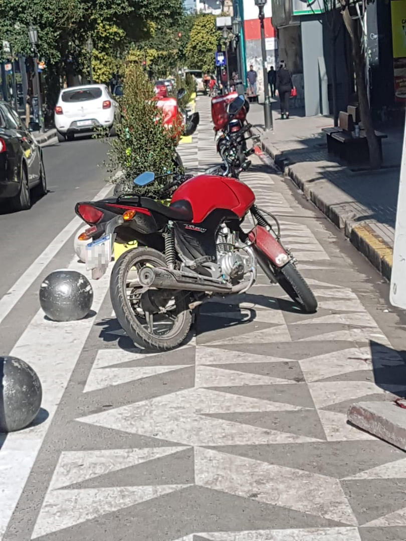 Un descontrol en la peatonal 25 de Mayo