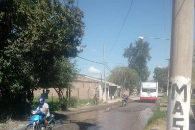 Un vecino dice que el acceso a dos barrios es “intransitable”
