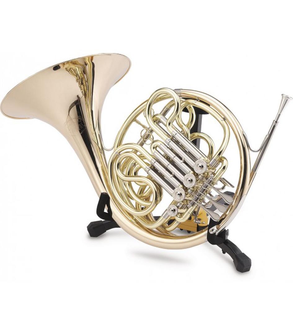 El corno deja la fila de la orquesta y se vuelve solista