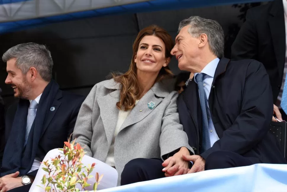 Macri junto a Juliana Awada y el jefe de Gabinete Marcos Peña, durante la visita del año pasado. 