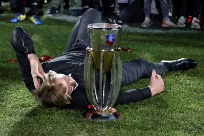 ¿Lo tenías? El break dance del DT de Crusaders tras el triunfo sobre Jaguares