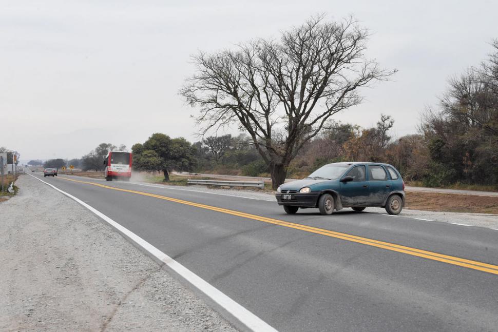 TRÁNSITO. Los vecinos remarcan que el cruce es un punto inseguro. la gaceta / fotos de Analía Jaramillo