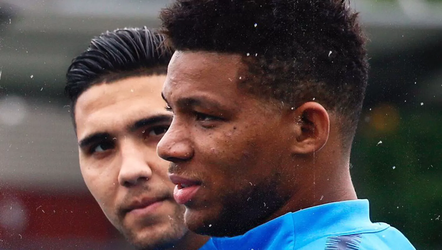 Reynoso, junto a Fabra, antes de comenzar el entrenamiento. (FOTO TOMADA DE TWITTER @BocaJrsOficial)