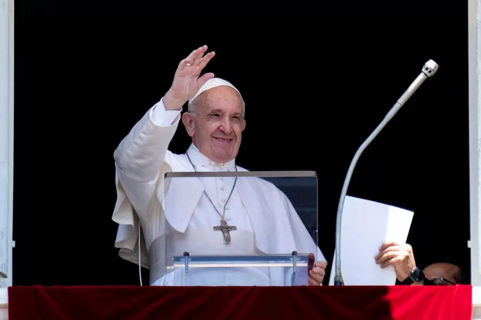 DECISIÓN. Francisco volvería al país luego de siete años de pontificado.  