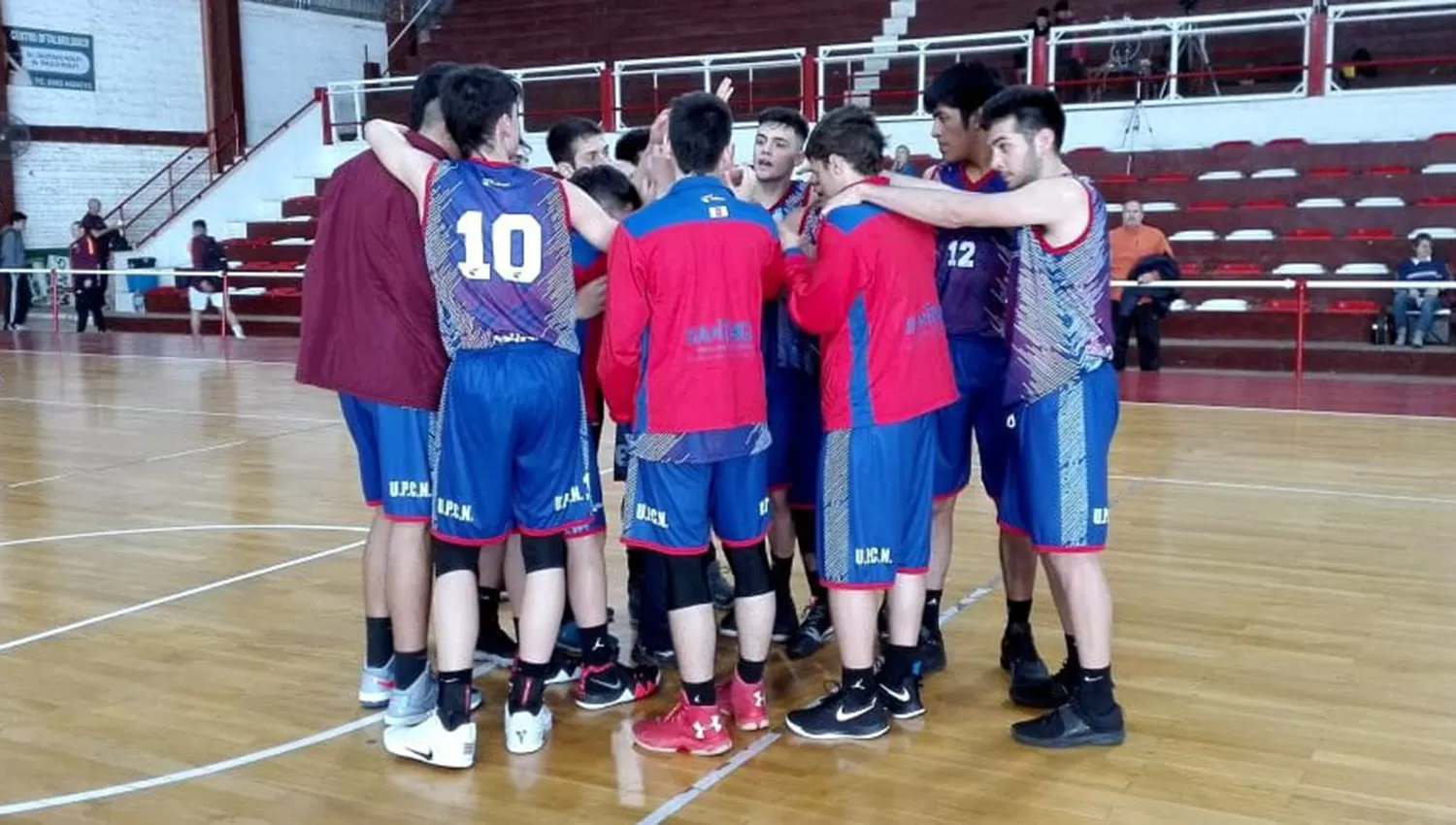 Los chicos santiagueños se quedaron nuevamente con el clásico norteño. (FOTO TOMADA DE www.torneoscabb.com)