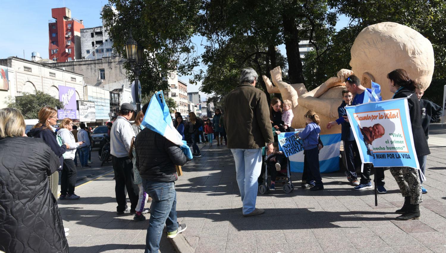 Merceditas, el feto gigante, estuvo presente durante los festejos por el 9 de julio