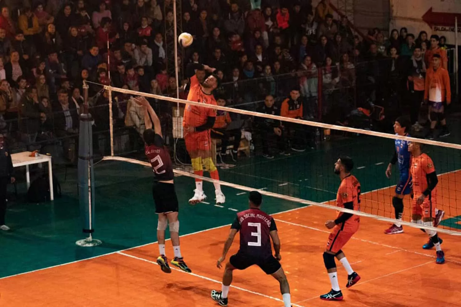 TORNEO INICIACIÓN. Monteros Voley venció a Social Monteros y se ilusiona.