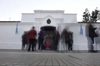 Paz, felicidad, transparencia y hasta una Copa del Mundo: los regalos que le harían a la Patria