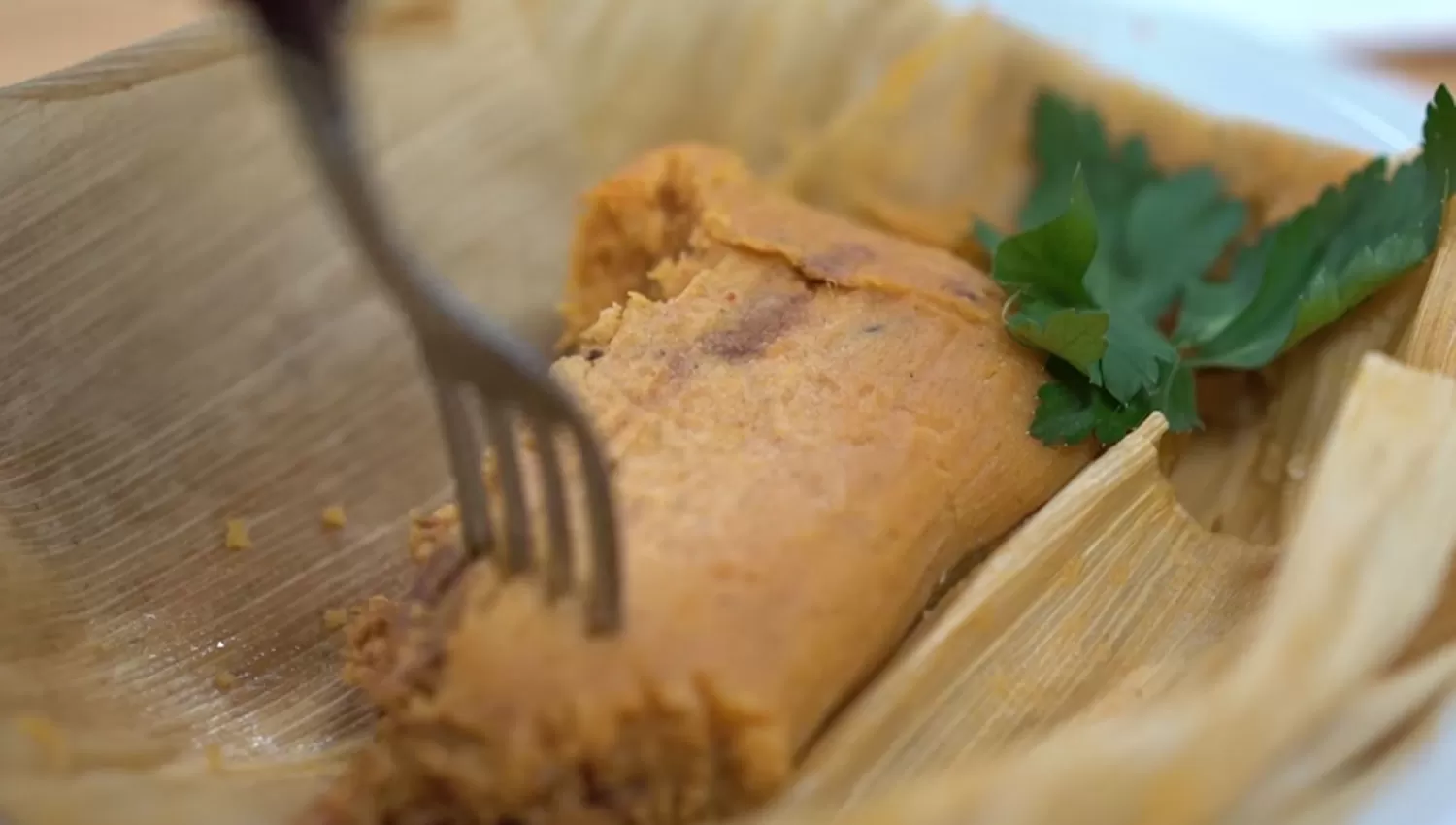 La humita en chala es uno de los platos en el invierno. 