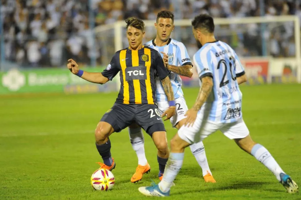 VUELVEN A VERSE. Atlético y Central, tal como hicieron en noviembre del año pasado, volverán a jugar en el Monumental a fin de mes. Zampedri, lesionado, no estará.  la gaceta / foto de HECTOR PERALTA (archivo)