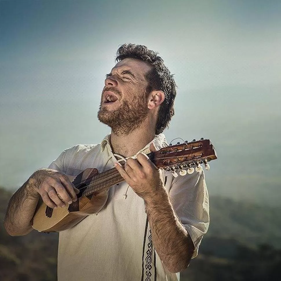 CHARANGUISTA. Pachi Herrera tiene dos discos y ultima otros dos. prensa