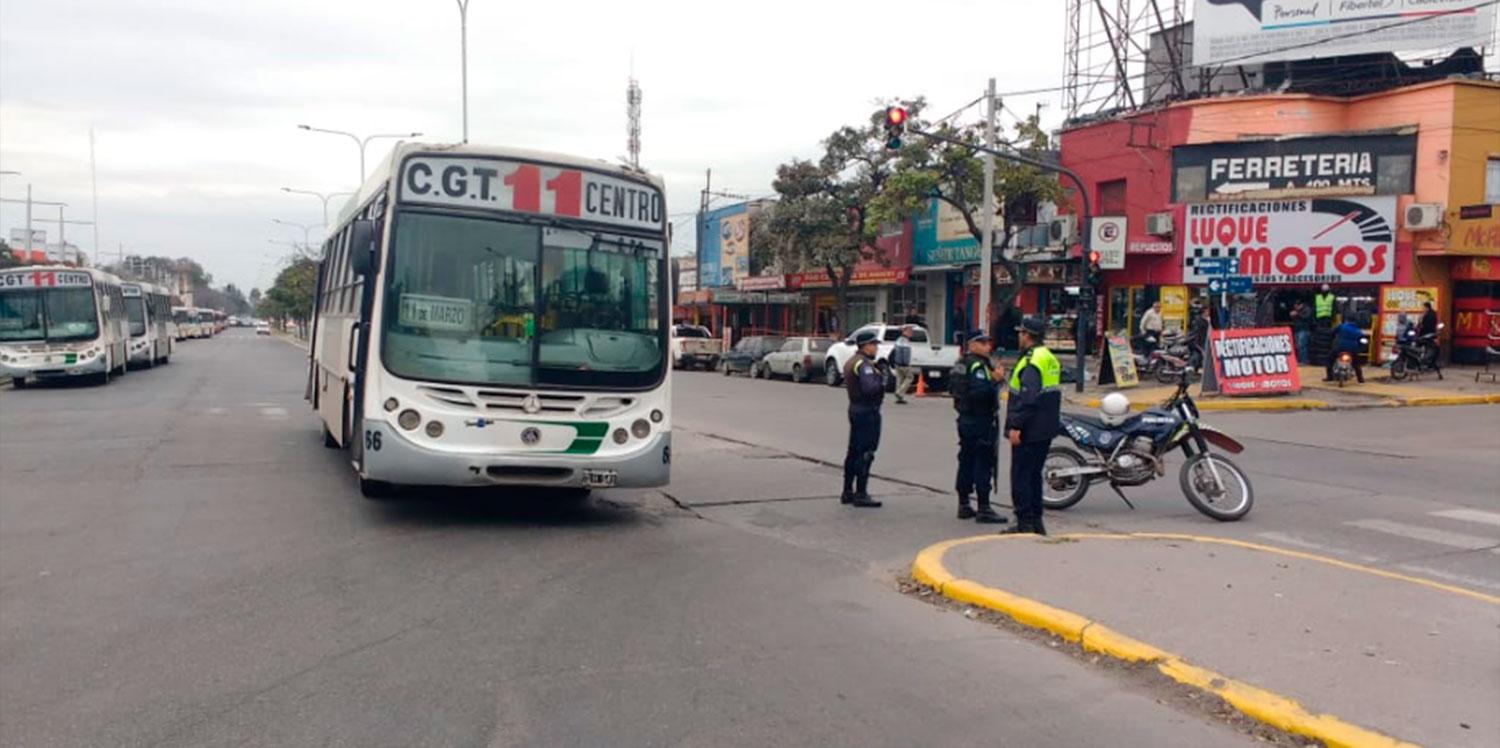 Colectiveros levantaron el corte en la zona de la Terminal, pero el paro continúa