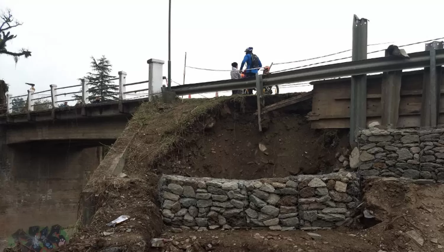 El puente quedó marcado por la tragedia. 