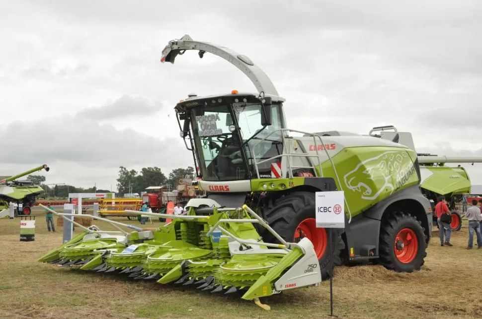 ARMSTRONG 2019. La picadora Jaguar de Claas mostró cómo trabaja y los resultados que se obtienen en su stand montado en la megamuestra. POOL DE PERIODISTAS