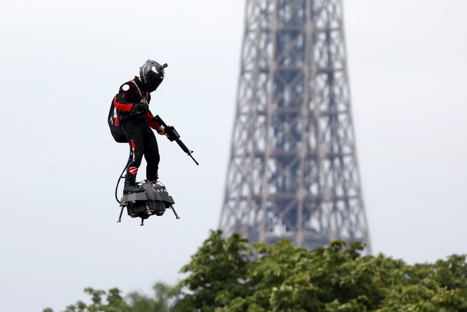 Franky Zapata a bordo de su Flyboard Air. 