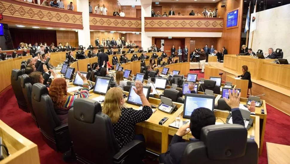 2018. La Cámara aprueba el estado de emergencia en el servicio de ómnibus. 