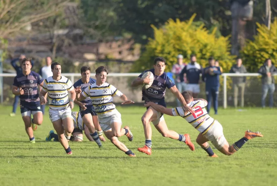 ANTECEDENTE. Ambos ya se enfrentaron durante la primera fase, cuando Lawn Tennis derrotó a “Uni” de visitante 27-20. Fue un triunfo bisagra para los del parque, que desde entonces no volvieron a perder. la gaceta / foto de franco vera