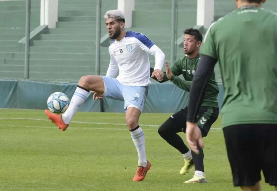 ¿SE LOS GUARDÓ PARA EL DEBUT? Toledo no marcó en los amistosos que jugó. Foto de Paula Zelarallan - prensa Banfield