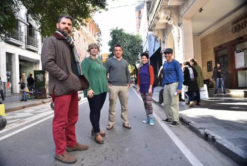 Felipe Herrera Locascio, los médicos Abigail Grosvald y Agustín Muñoz, Victoria Flores y Carlos Campisi son algunos de los impulsores de una fundación local para promover el conocimiento del cannabis medicinal.