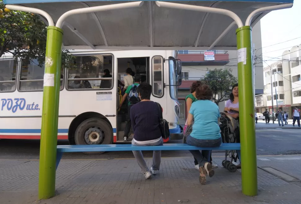 Los usuarios padecen las consecuencias de la crisis del transporte.