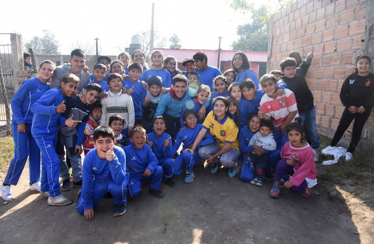 UN GRANDE. Nacido en el barrio, el profe Cuellar es un pilar para la comunidad en el barrio.