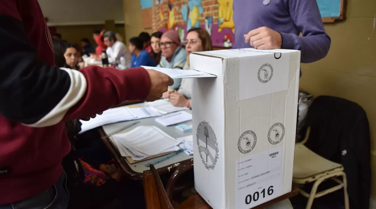 CONTRARRELOJ. Se pone en marcha el operativo para las primarias. 