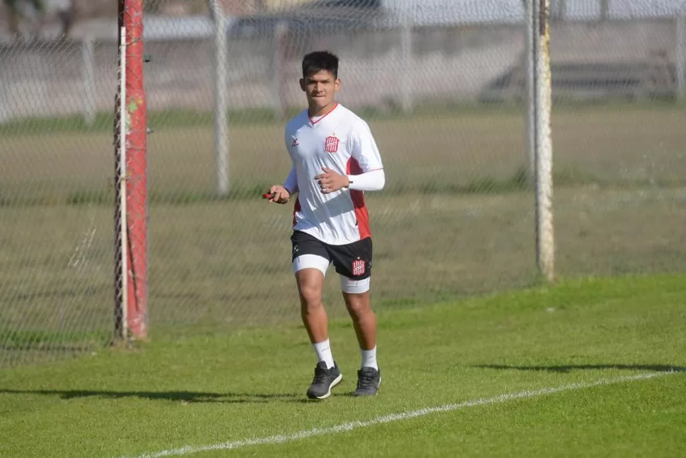 VERTIGINOSO. En poco más de dos años, Navarro pasó de sortear una prueba a formar parte del primer equipo con el cual San Martín competirá en la B Nacional. la gaceta / foto de franco vera