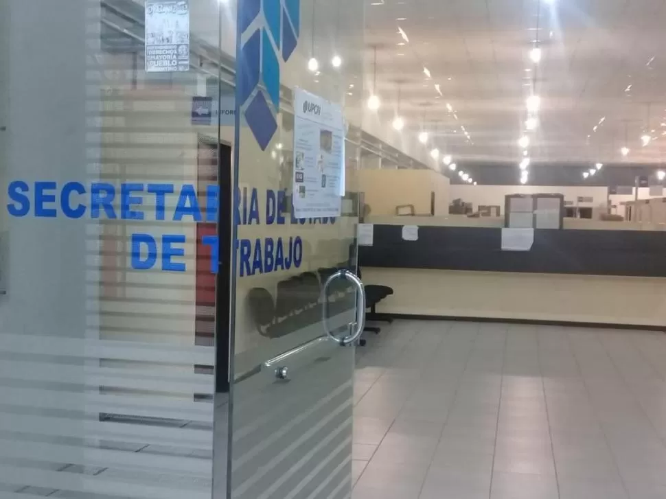 NEGOCIACIONES. La Secretaría de Trabajo abrió sus puertas ayer por la tarde solo para la reunión conciliatoria. la gaceta / foto de daniel salvador